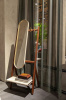 Итальянское зеркало Ren  Standing mirror with hangers  от Poltrona Frau