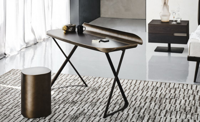 Итальянский письменный стол COCOON Leather от Cattelan Italia
