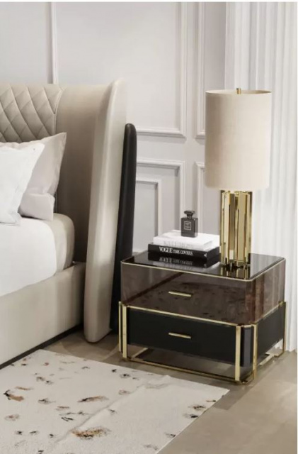 Итальянская тумбочка WALTZ NIGHTSTAND от  LUXXU