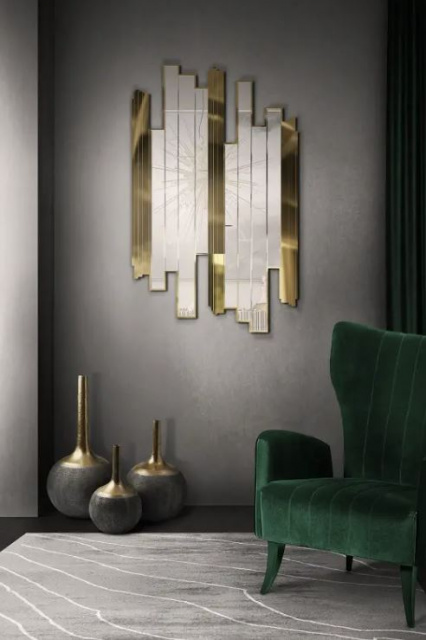 Итальянское настенное зеркало EMPIRE MIRROR от LUXXU