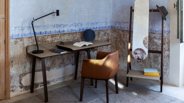 Итальянский письменный стол Iren Freestanding desk от Poltrona Frau