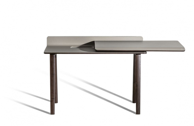 Итальянский письменный стол Iren Freestanding desk от Poltrona Frau